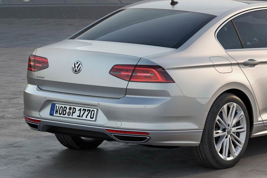  Volkswagen Passat R-Line 2015 года  (фото 3 из 3)